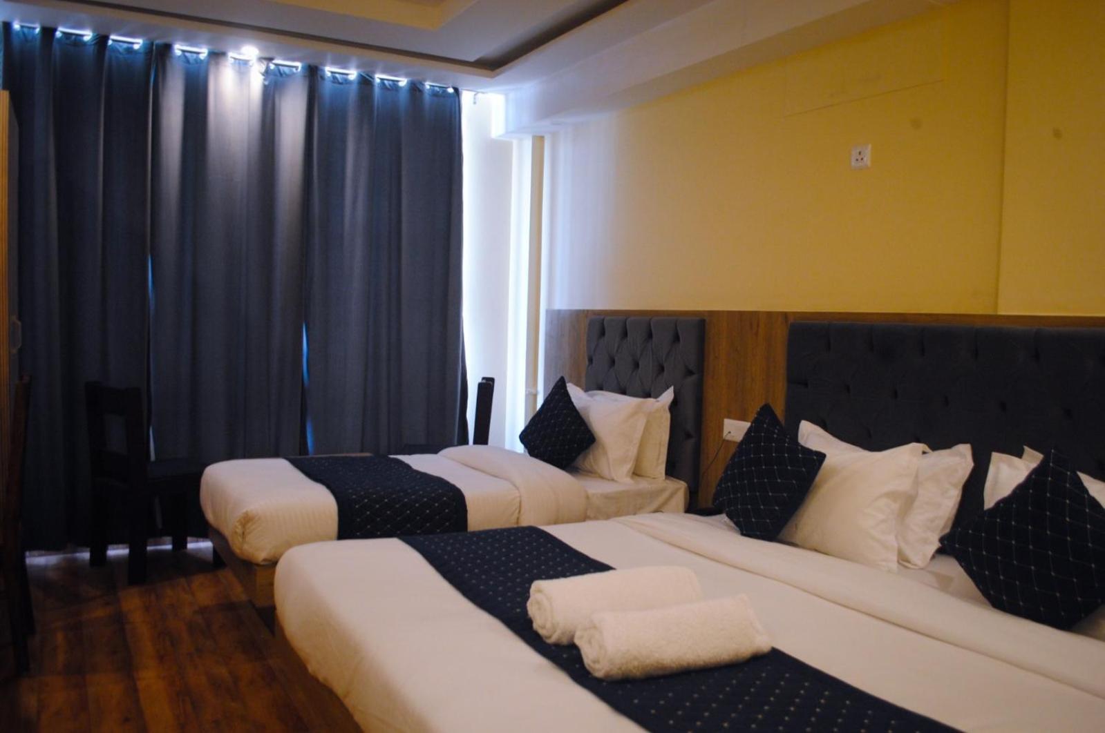 The Fragrance Hotel Katra  Exteriör bild
