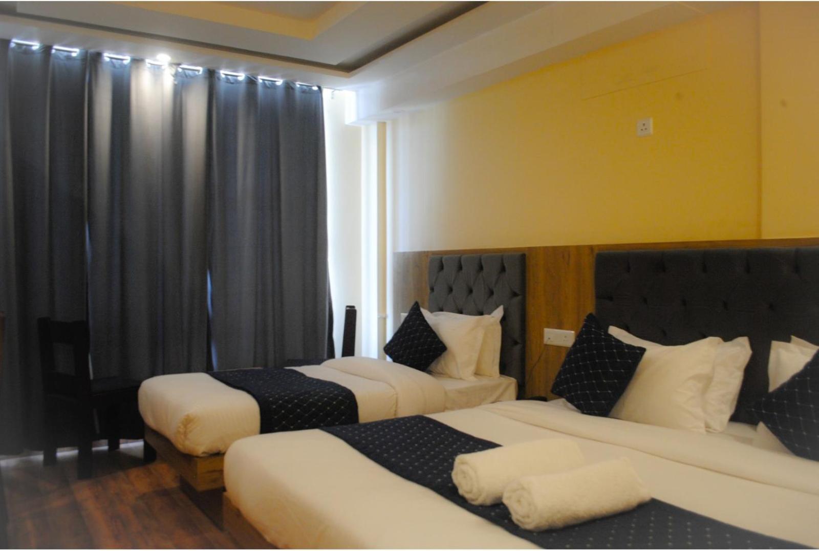 The Fragrance Hotel Katra  Exteriör bild