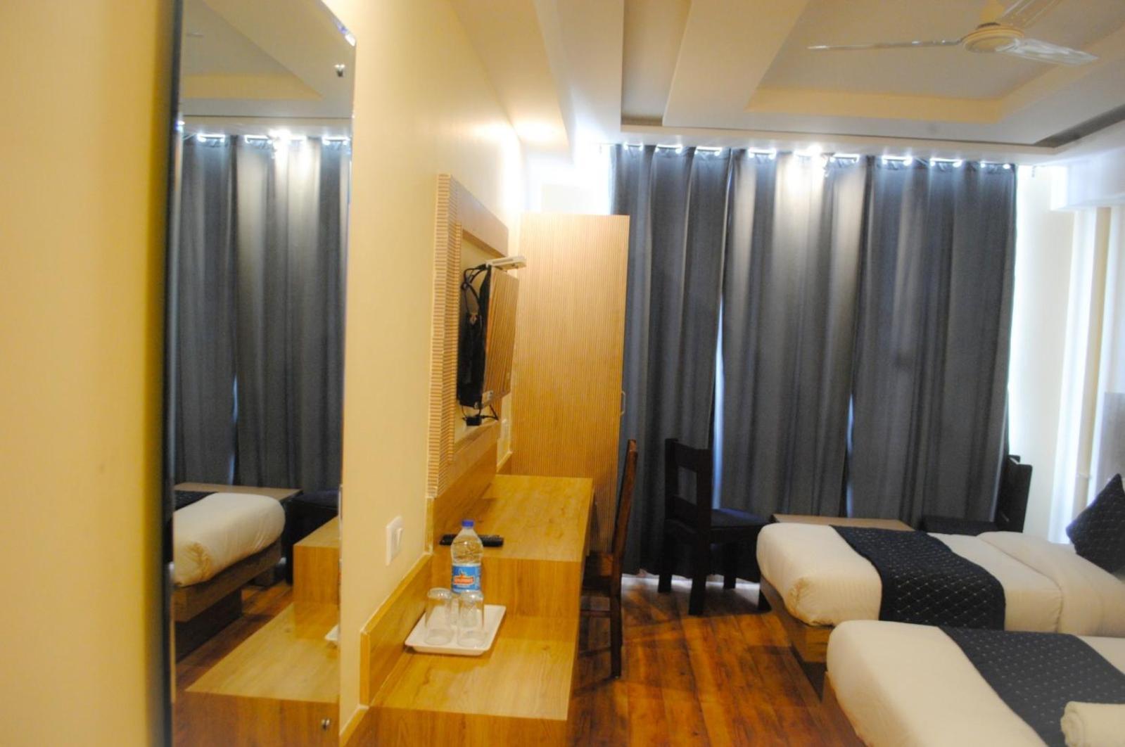 The Fragrance Hotel Katra  Exteriör bild
